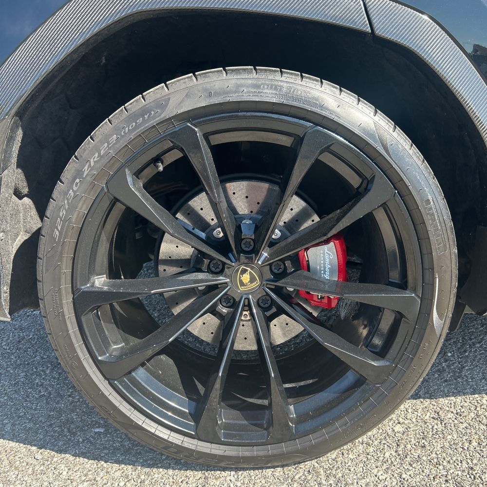 2020 Lamborghini Urus Base