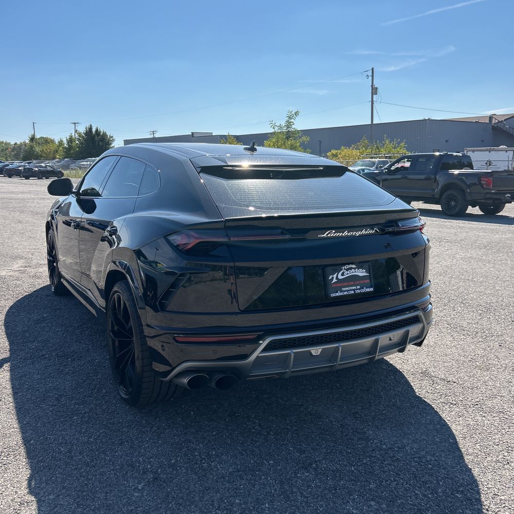 2020 Lamborghini Urus Base